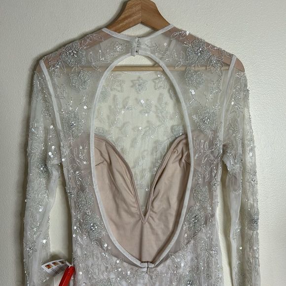 Mac Duggal white long sheer sleeve embellished gown dress size 4 NWT - Picture 10 of 16